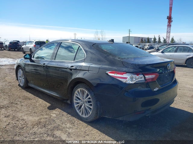 4T1B11HK2JU095216 Toyota CAMRY XLE
