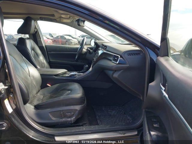 4T1B11HK2JU095216 Toyota CAMRY XLE