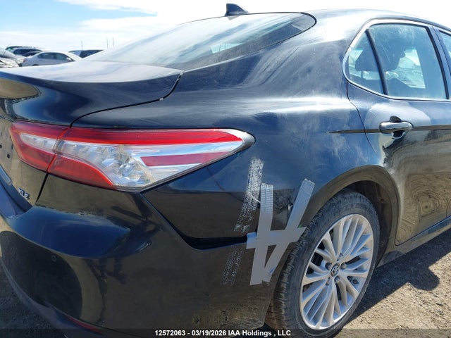 4T1B11HK2JU095216 Toyota CAMRY XLE