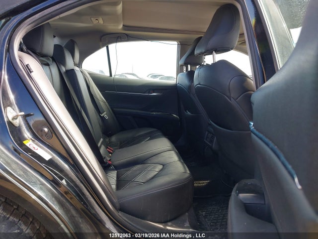 4T1B11HK2JU095216 Toyota CAMRY XLE