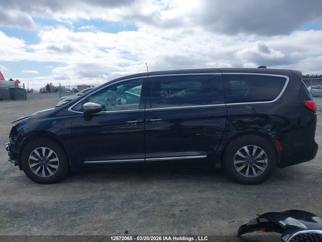 2022 Chrysler Pacifica Hybrid Limited მანქანა იყიდება აუქციონზე, vin: 2C4RC1S73NR108172, აუქციონის ნომერი: 12572065