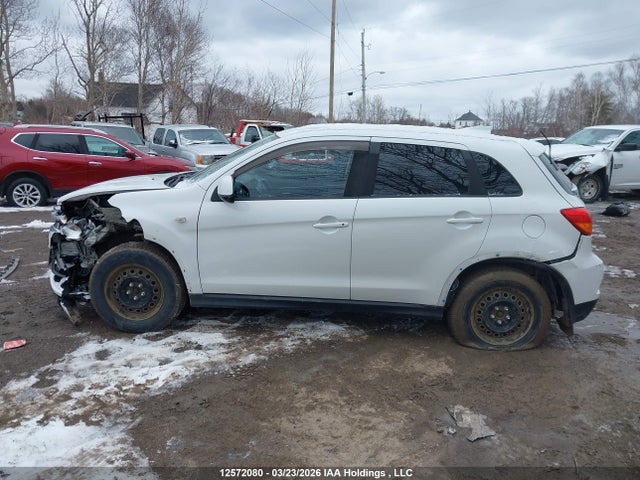 JA4AJ3AUXJU602901 Mitsubishi RVR SE