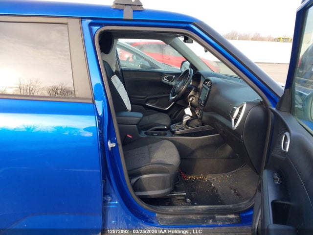 2021 Kia Soul მანქანა იყიდება აუქციონზე, vin: KNDJ33AU9M7781113, აუქციონის ნომერი: 12572092