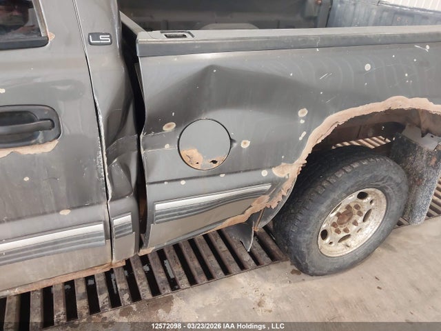 Продажа на аукционе авто 2002 Chevrolet Silverado 1500hd Ls/lt, vin: 1GCGK13U82F139760, номер лота: 12572098