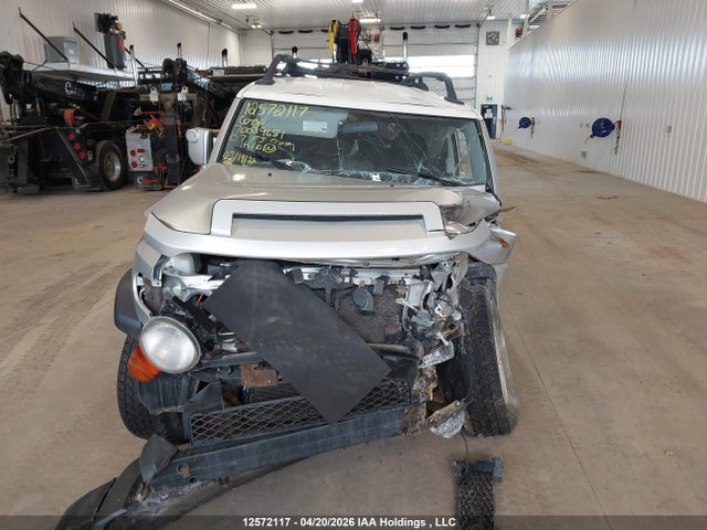 2007 Toyota Fj Cruiser მანქანა იყიდება აუქციონზე, vin: JTEBU11F770039681, აუქციონის ნომერი: 12572117