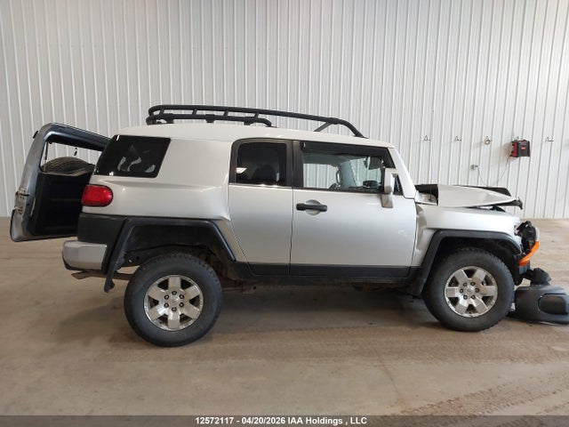 2007 Toyota Fj Cruiser მანქანა იყიდება აუქციონზე, vin: JTEBU11F770039681, აუქციონის ნომერი: 12572117