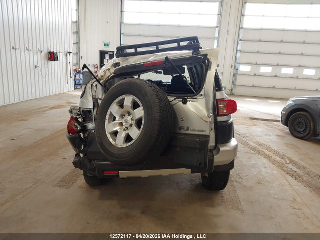 2007 Toyota Fj Cruiser მანქანა იყიდება აუქციონზე, vin: JTEBU11F770039681, აუქციონის ნომერი: 12572117
