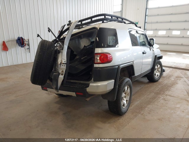 2007 Toyota Fj Cruiser მანქანა იყიდება აუქციონზე, vin: JTEBU11F770039681, აუქციონის ნომერი: 12572117