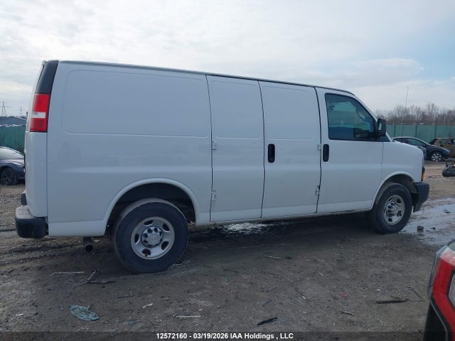 1GCWGAFP5J1335377 Chevrolet Express G2500