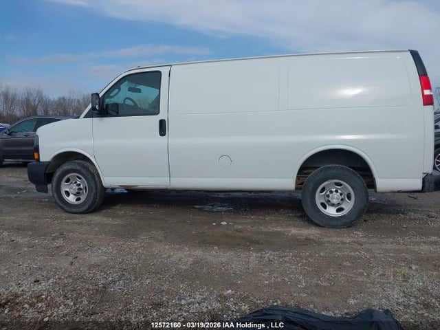 1GCWGAFP5J1335377 Chevrolet Express G2500