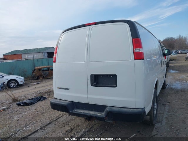 1GCWGAFP5J1335377 Chevrolet Express G2500