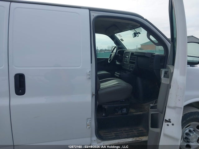 1GCWGAFP5J1335377 Chevrolet Express G2500