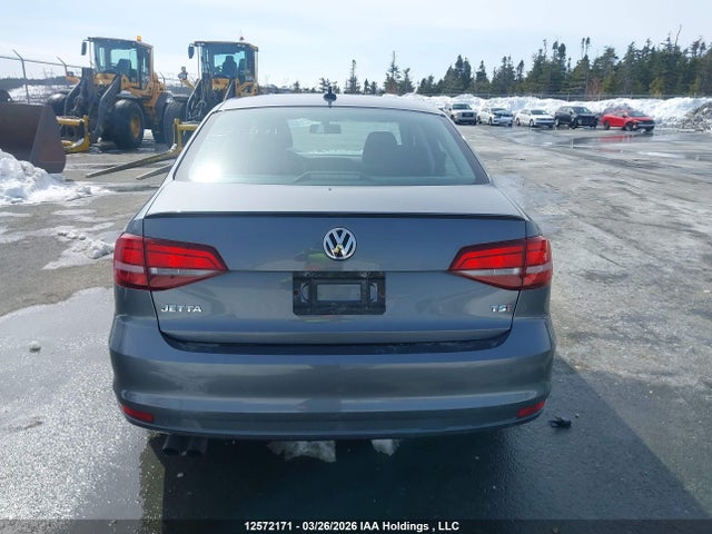 12572171 :رقم المزاد ، 3VWDB7AJ5HM341282 vin ، 2017 Volkswagen Jetta Wolfsburg Edition مزاد بيع