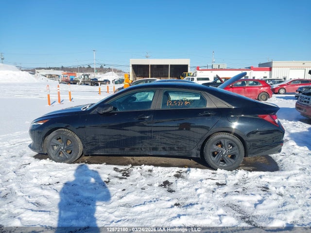 KMHLM4AG7NU335711 Hyundai Elantra Preferred Ivt