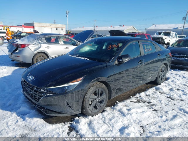 KMHLM4AG7NU335711 Hyundai Elantra Preferred Ivt