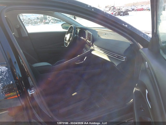 KMHLM4AG7NU335711 Hyundai Elantra Preferred Ivt