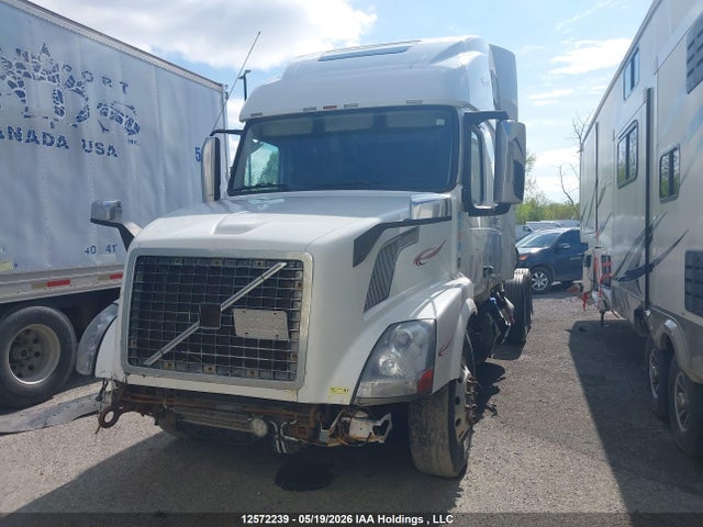 2014 Volvo Vn L მანქანა იყიდება აუქციონზე, vin: 4V4NC9EH2EN172173, აუქციონის ნომერი: 12572239
