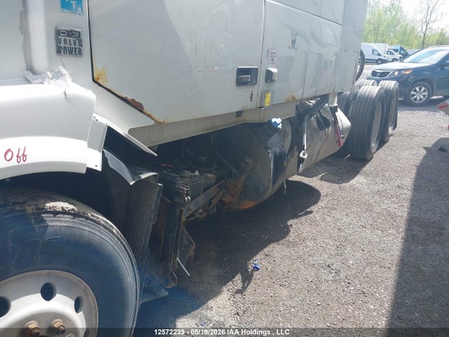 2014 Volvo Vn L მანქანა იყიდება აუქციონზე, vin: 4V4NC9EH2EN172173, აუქციონის ნომერი: 12572239