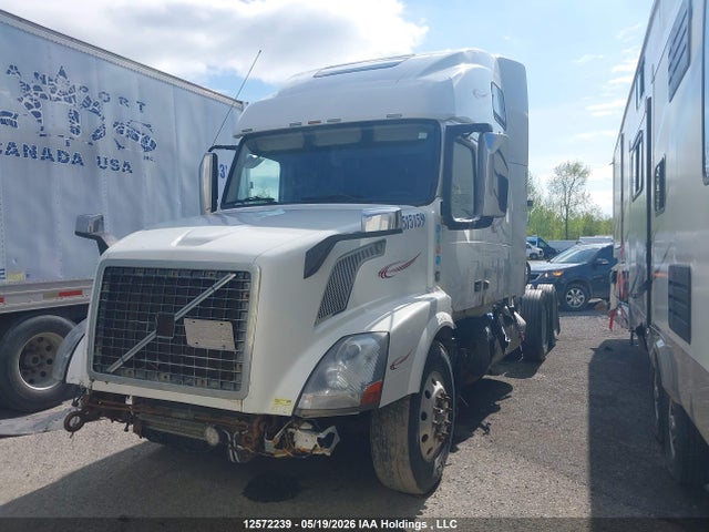 2014 Volvo Vn L მანქანა იყიდება აუქციონზე, vin: 4V4NC9EH2EN172173, აუქციონის ნომერი: 12572239