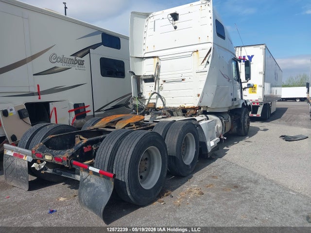 2014 Volvo Vn L მანქანა იყიდება აუქციონზე, vin: 4V4NC9EH2EN172173, აუქციონის ნომერი: 12572239