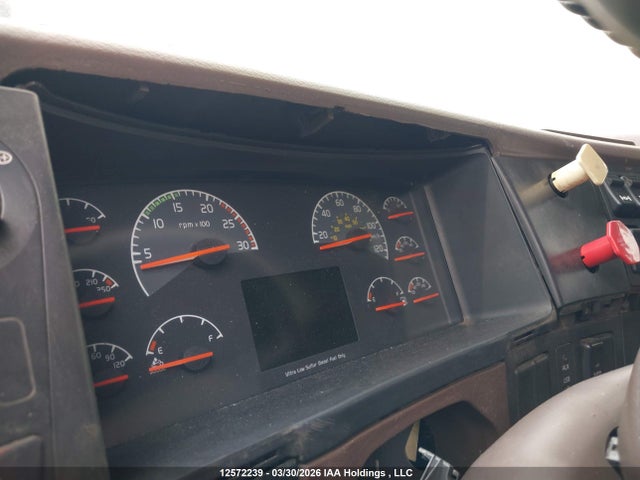 2014 Volvo Vn L მანქანა იყიდება აუქციონზე, vin: 4V4NC9EH2EN172173, აუქციონის ნომერი: 12572239