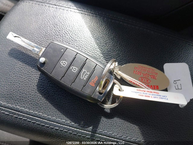 Aukcja sprzedaży 2014 Kia Rondo, vin: KNAHT8A31E7065842, numer aukcji: 12572250