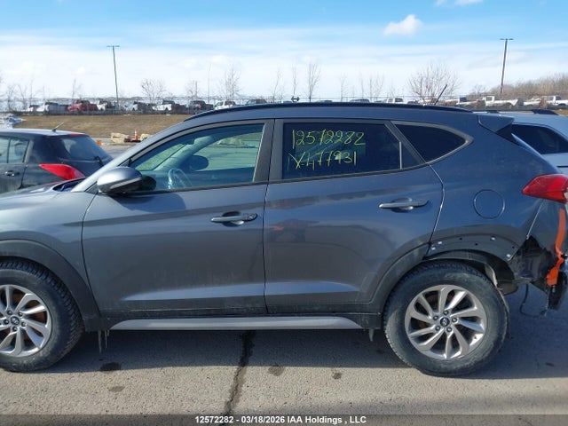 KM8J33A49HU477931 Hyundai TUCSON SE