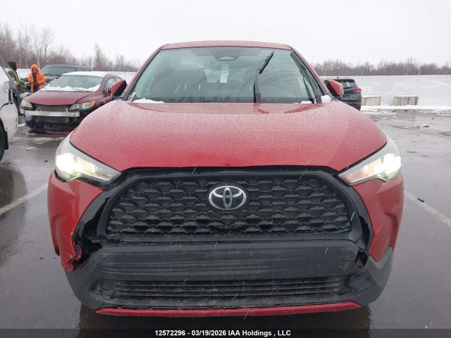 2024 Toyota Corolla Cross Le მანქანა იყიდება აუქციონზე, vin: 7MUCAABG1RV088518, აუქციონის ნომერი: 12572296