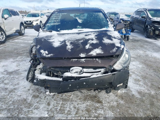 2015 Hyundai Accent Le მანქანა იყიდება აუქციონზე, vin: KMHCT5AE3FU207622, აუქციონის ნომერი: 12572344