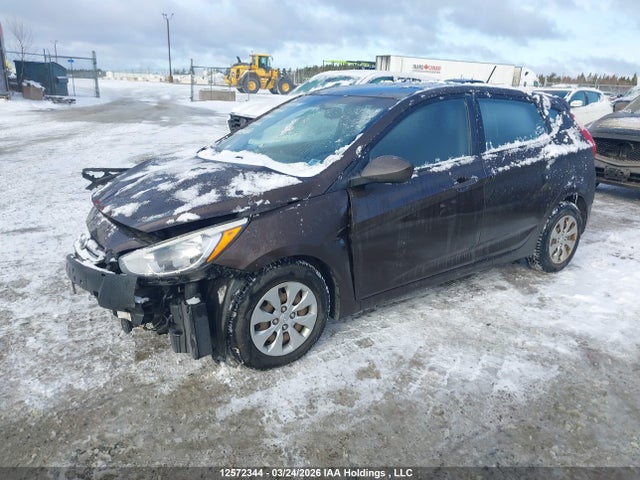 2015 Hyundai Accent Le მანქანა იყიდება აუქციონზე, vin: KMHCT5AE3FU207622, აუქციონის ნომერი: 12572344