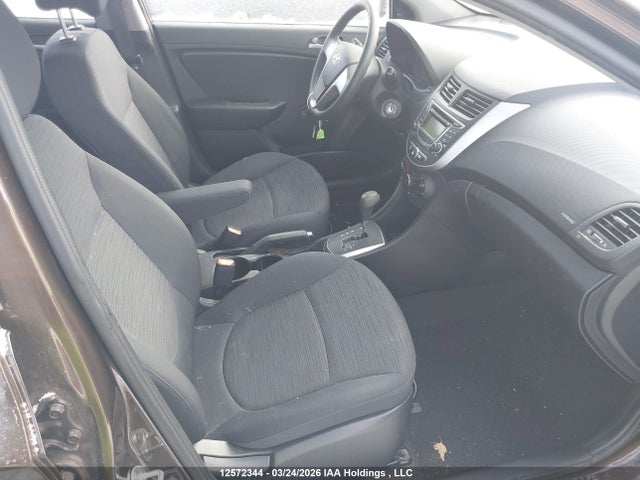2015 Hyundai Accent Le მანქანა იყიდება აუქციონზე, vin: KMHCT5AE3FU207622, აუქციონის ნომერი: 12572344