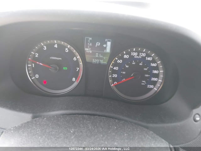 2015 Hyundai Accent Le მანქანა იყიდება აუქციონზე, vin: KMHCT5AE3FU207622, აუქციონის ნომერი: 12572344