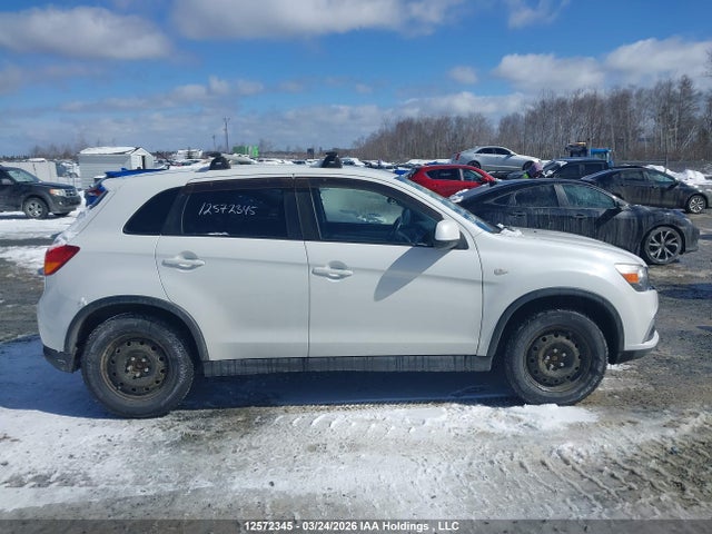 JA4AJ3AU9GZ611620 Mitsubishi RVR SE