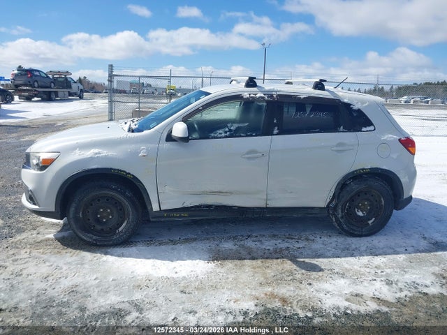 JA4AJ3AU9GZ611620 Mitsubishi RVR SE