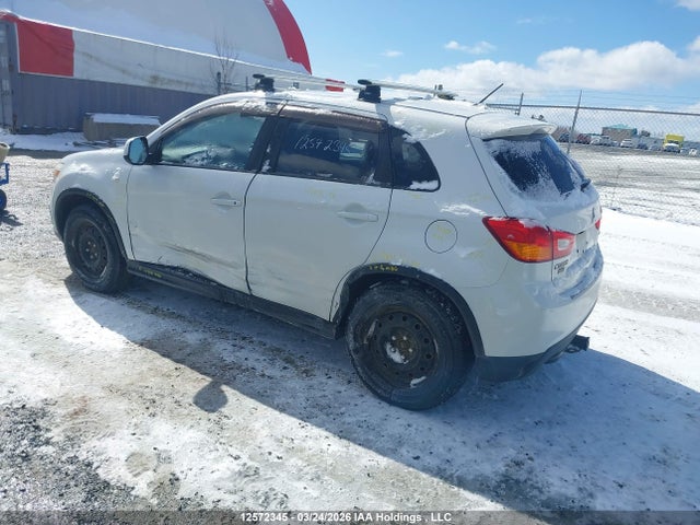 JA4AJ3AU9GZ611620 Mitsubishi RVR SE