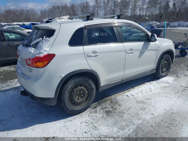 JA4AJ3AU9GZ611620 Mitsubishi RVR SE