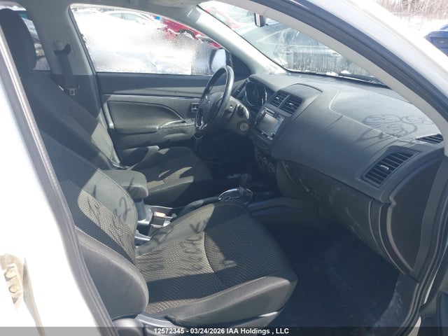 JA4AJ3AU9GZ611620 Mitsubishi RVR SE