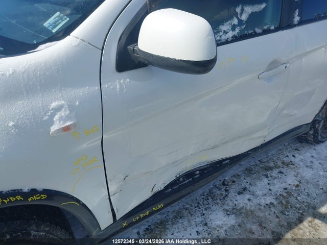 JA4AJ3AU9GZ611620 Mitsubishi RVR SE