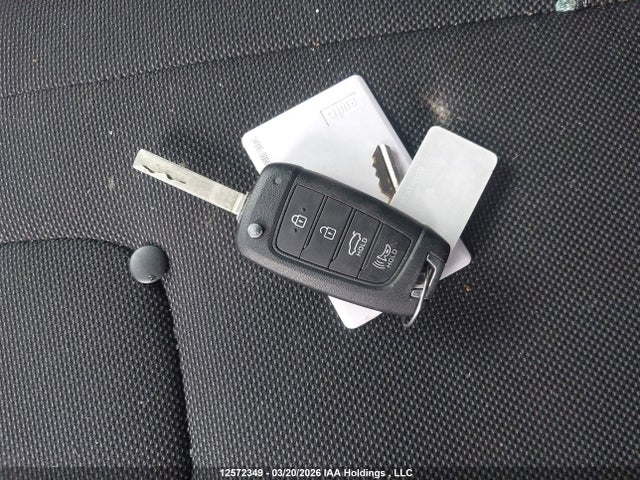 KMHLM4DG6SU932565 Hyundai Elantra Essential