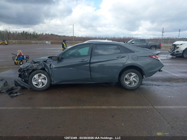 KMHLM4DG6SU932565 Hyundai Elantra Essential
