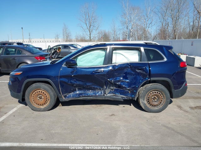 1C4PJMCS7FW681117 Jeep Cherokee