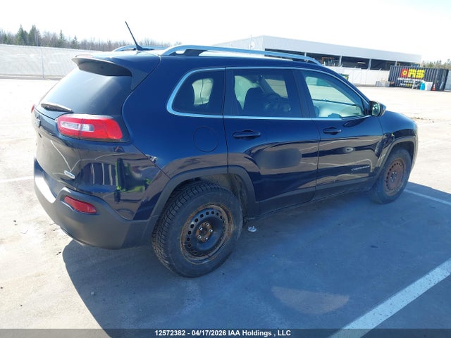 1C4PJMCS7FW681117 Jeep Cherokee
