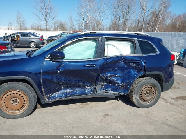 1C4PJMCS7FW681117 Jeep Cherokee