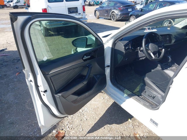 Продаж на аукціоні авто 2023 Volkswagen Jetta Highline, vin: 3VWGM7BU4PM017660, номер лоту: 12572388