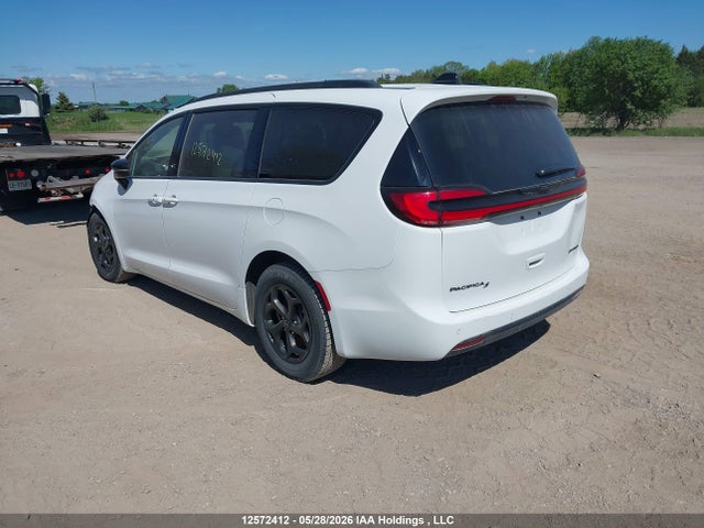 2025 Chrysler Pacifica Limited მანქანა იყიდება აუქციონზე, vin: 2C4RC1GG7SR602183, აუქციონის ნომერი: 12572412