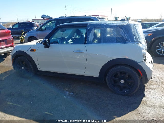 Mini 3 Door Cooper 2016 WMWXP5C54G2D13260 Image 13