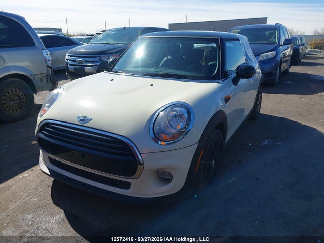 Mini 3 Door Cooper 2016 WMWXP5C54G2D13260 Image 2