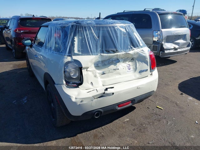 Mini 3 Door Cooper 2016 WMWXP5C54G2D13260 Image 3