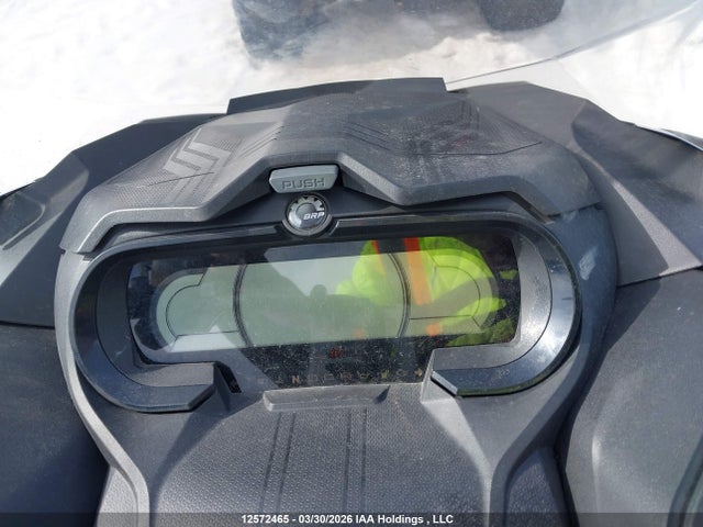 2BPSUXPE8PV000083 Skidoo Skidoo.