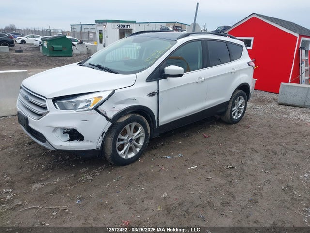 1FMCU9GD2JUB63527 Ford ESCAPE SE